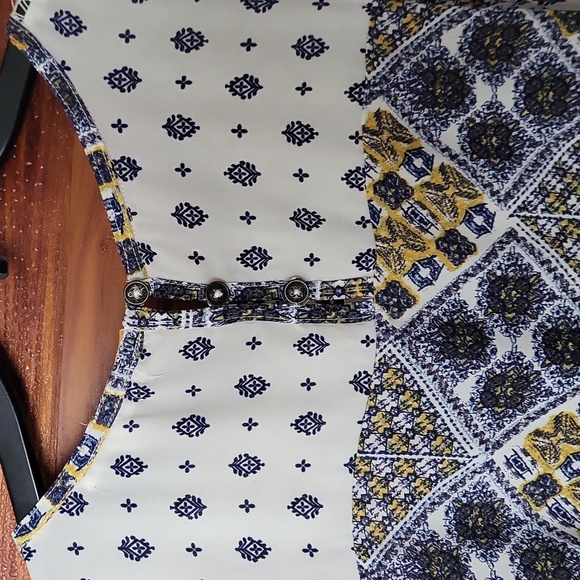 Pretty Tank Top - Picture 4 of 8